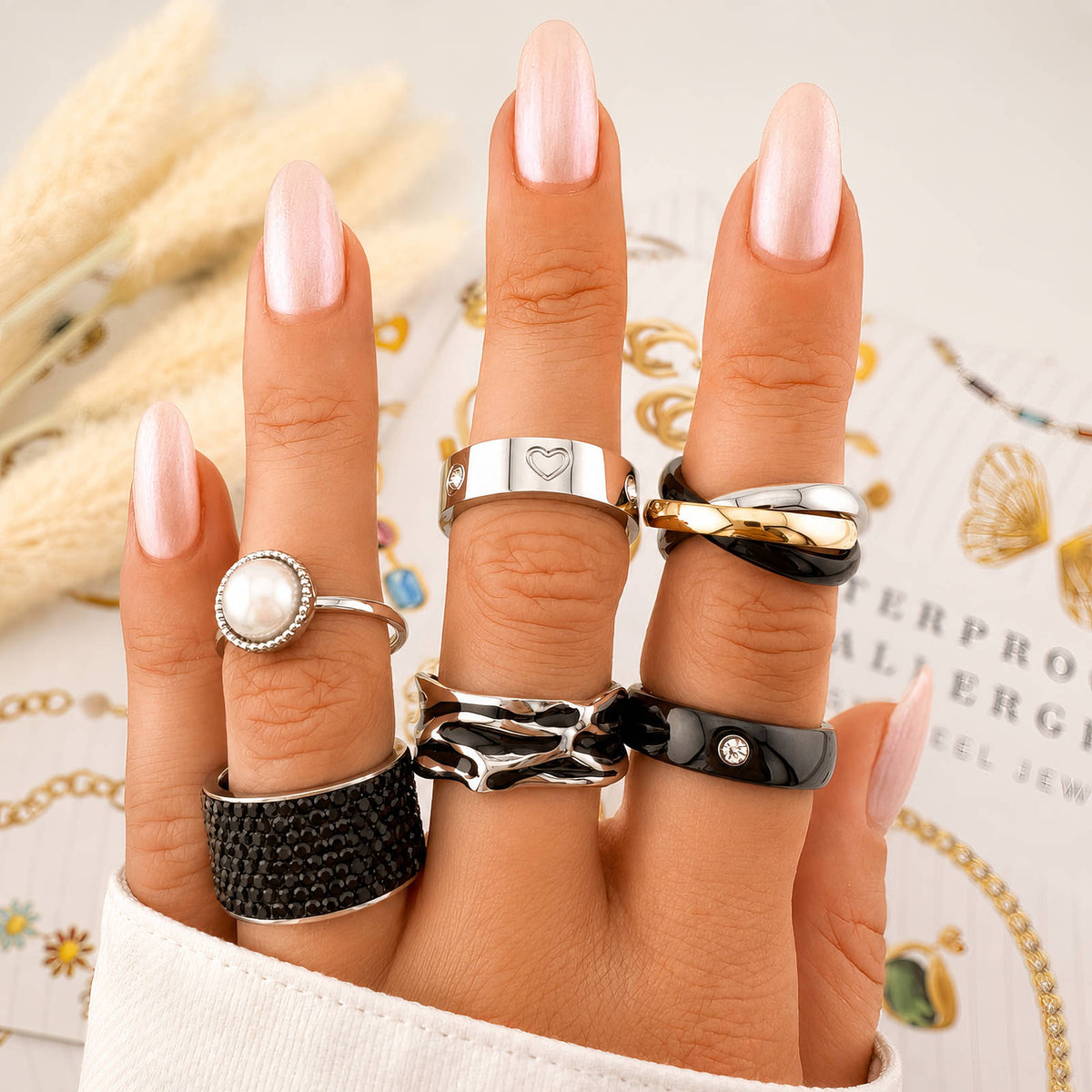 Mona III Ring