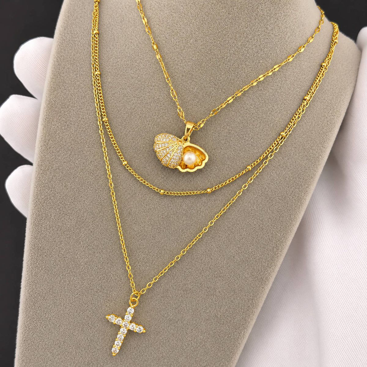 Coquille Seashell Céleste Necklace
